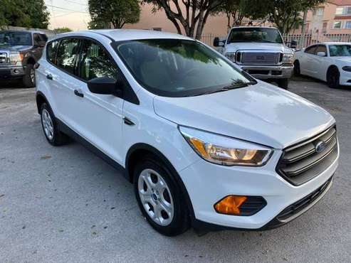 2018 Ford Escape - cars & trucks - by owner - vehicle automotive sale for sale in Hialeah, FL