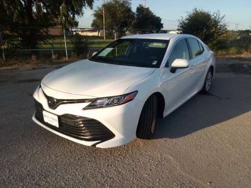 2018 TOYOTA CAMRY LE 4-CYL! SUPER LOW MILES! HARD LOADED! GREAT MPG'S! for sale in Norman, TX