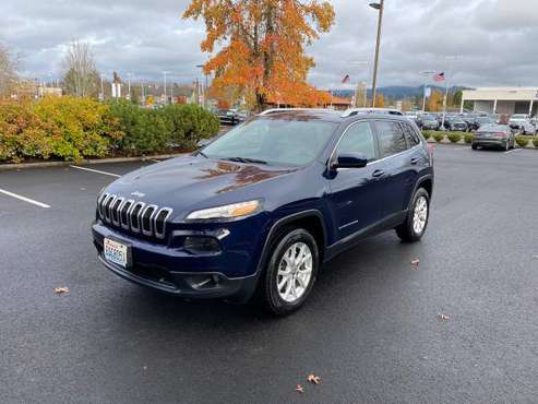 2015 Jeep Cherokee 4X4 - cars & trucks - by dealer - vehicle... for sale in Beaverton, OR