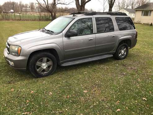 2006 Chevy Trailblazer EXT 3rd Row 4x4 - cars & trucks - by owner -... for sale in Muncie, IN