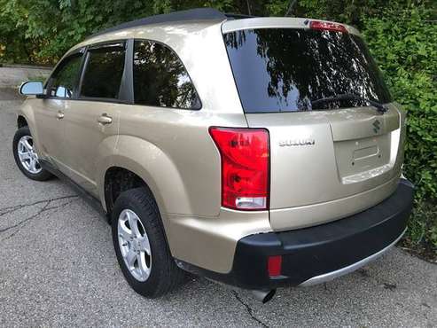 SHARP SUZUKI XL7 LUXURY SUV - With 3rd Row Seats for sale in Pittsburgh, PA