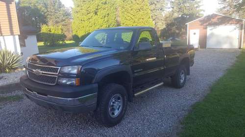 2005 Chevy 2500HD for sale in Johnstown , PA