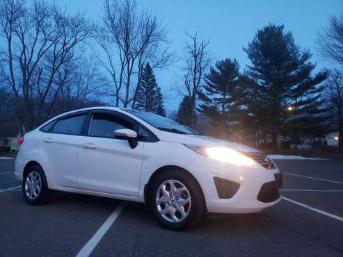 2013 Ford : Fiesta: 1 Owner-5 speed - - by dealer for sale in South Windsor, CT