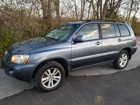 2006 Toyota Highlander Hybrid Limited, Leather Heated Seats!! - cars... for sale in Fulton, MO