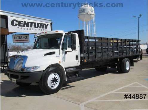 2008 International 4300 REGULAR CAB WHITE LOW PRICE WOW! for sale in Grand Prairie, TX