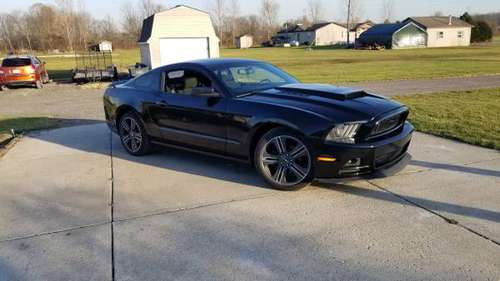 2013 V6 Mustang - cars & trucks - by owner - vehicle automotive sale for sale in Columbus, MI