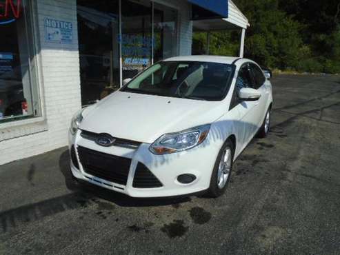 2013 Ford Focus SE *We're Safely Open for Business!* - cars & trucks... for sale in Pittsburgh, PA