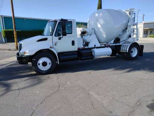 International mixer Truck for sale in Sacramento, OR