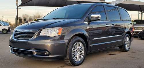 2014 CHRYSLER TOWN & COUNTRY - - by dealer - vehicle for sale in El Paso, TX