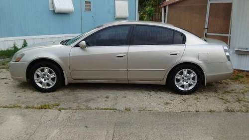 2005 Nissan Altima 4-door 4-cyl auto cold air runs great for sale in Fort Lauderdale, FL