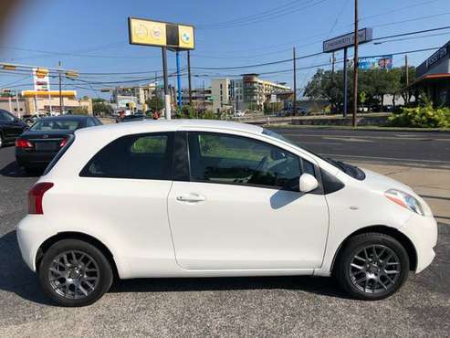 LIKE NEW! 2007 Toyota Yaris 3door Hatch/Back Automatic MINT! - cars... for sale in Austin, TX