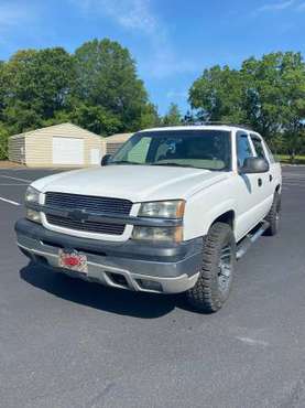 2003 Chevy Avalanche 1500 - - by dealer - vehicle for sale in Greenbrier, AR