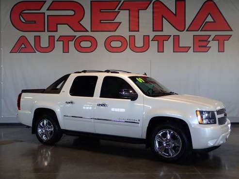 2009 Chevrolet Avalanche 4x4 LTZ Crew Cab 4dr, White for sale in Gretna, IA