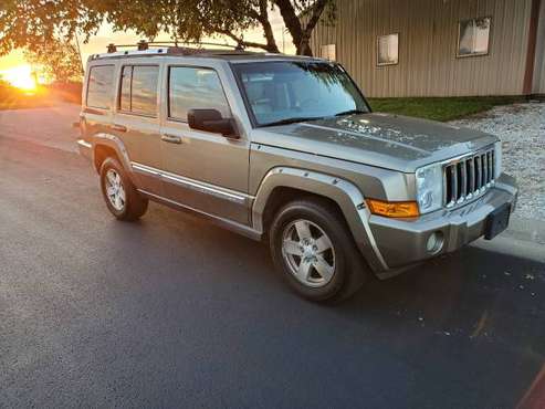 2007 Jeep Commander Limited 4x4 for sale in Harrisburg, MO
