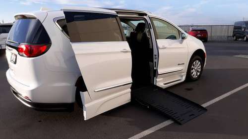 2019 Chrysler Pacifica * Wheelchair van* Handicap Accessible* - cars... for sale in Concord, CA