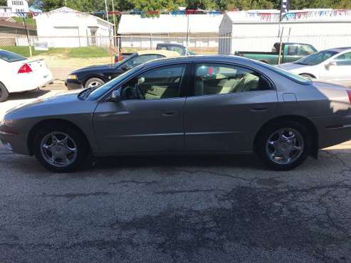 2001 Oldsmobile Aurora Leather Super Clean RUNS GREAT!! for sale in Clinton, IA