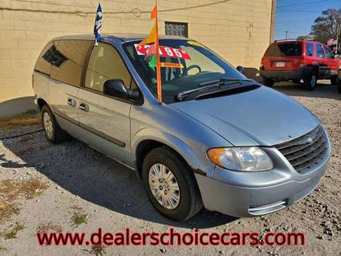 2005 Chrysler Town & Country One Owner Runs perfect - cars & trucks... for sale in Highland, IL