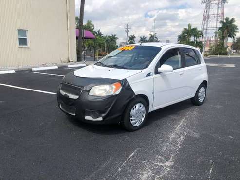 2009 Chevy Aveo great on gas-CORNER OF BANKS AND 15TH ST - cars & for sale in Margate, FL