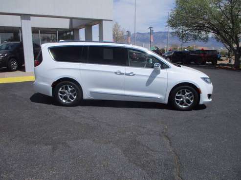 2018 CHRYSLER PACIFICA LIMITED - - by dealer - vehicle for sale in Albuquerque, NM