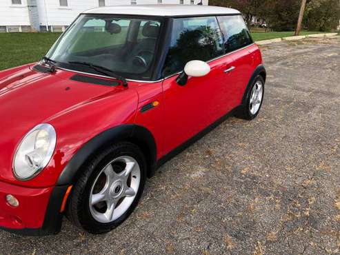 2006 Mini Cooper (runs great/5speed stick/clean) - cars & trucks -... for sale in Pontiac, MI