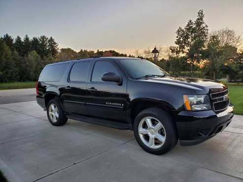 2007 Chevy Suburban LTZ for sale in milwaukee, WI