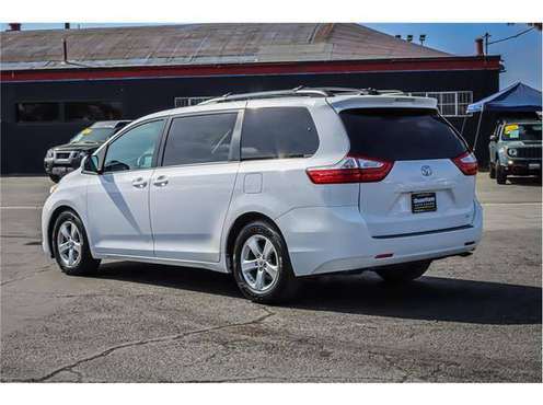 2015 toyota sienna le - - by dealer - vehicle for sale in Santa Ana, CA