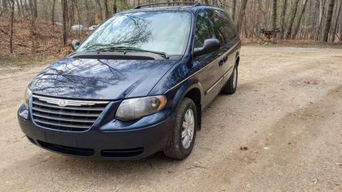 2005 Chrysler Town and Country - cars & trucks - by owner - vehicle... for sale in Highland, MI