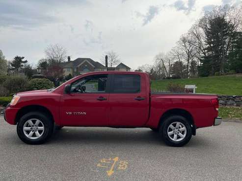 2012 NISSAN TITAN CREW CAB! - - by dealer - vehicle for sale in Northborough, MA