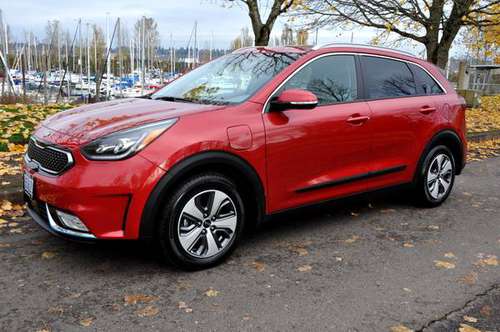 2019 KIA NIRO EX PREMIUM * PLUG-IN HYBRID *AS NEW*EX*ONLY 2550 MILES... for sale in Portland, OR