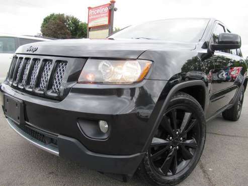 2012 JEEP GRAND CHEROKEE LOADED-PANO ROOF-LHTR-BACK UP CAM SUPER NICE for sale in Johnson City, NY