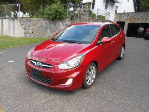 2012 Hyundai Accent SE 4 Door Hatchback Automatic 4Cyl 1.6L 35MPG -... for sale in Seymour, CT