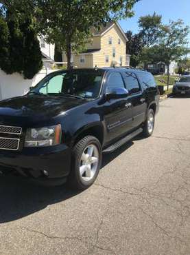 2008 Chevy suburban LTZ LEATHER SUN ROOF TV DVD 149K MILES for sale in Ozone Park, NY
