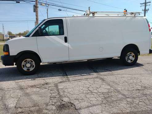 2009 CHEVY EXPRESS 2500 EXTENDED CARGO VAN COLD A/C for sale in Brook Park, OH