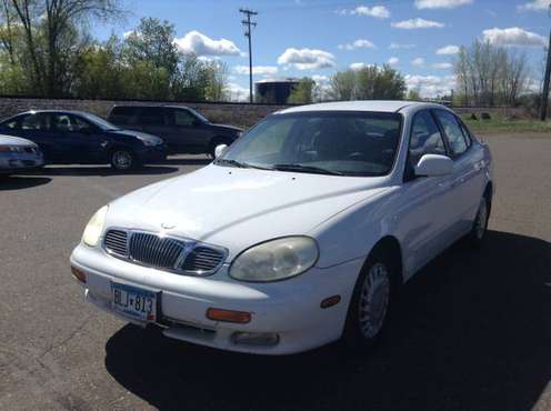 2001 Daewoo Leganza SE - - by dealer - vehicle for sale in Cambridge, MN