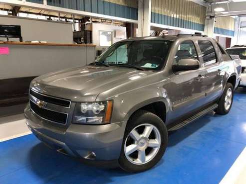 2007 Chevrolet Chevy Avalanche LT 1500 4dr Crew Cab 4WD SB CASH... for sale in Lake Ariel, PA
