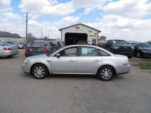 2008 Ford Taurus 4dr Sdn SEL FWD Clean Car 79, 000 miles 6, 999 for sale in Waterloo, IA