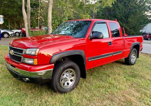 06 Chevy Silverado 4x4 Extended Cab Pickup Truck 6.5ft Bed *CLEAN* for sale in Mystic, CT