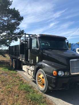 2000 FREIGHTLINER DUMP TRUCK for sale in Springfield, MO