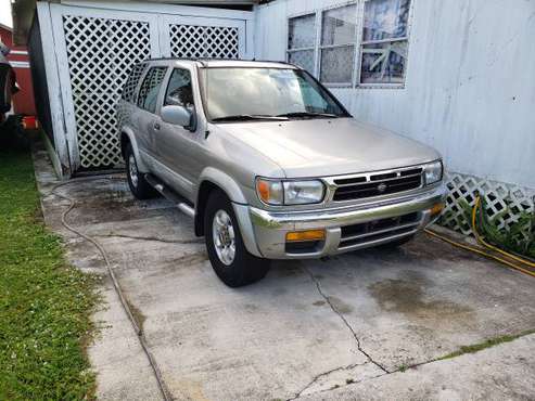 1999 Nissan Pathfinder - cars & trucks - by owner - vehicle... for sale in Fort Pierce, FL