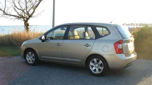 2008 Kia Rondo LX New timing belt and water pump! for sale in Cranston, RI