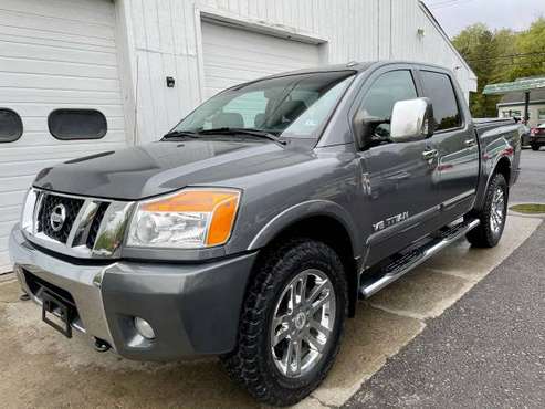 2013 Nissan Titan SL Crew Cab 4x4 - Leather - Moonroof - Navigation for sale in binghamton, NY