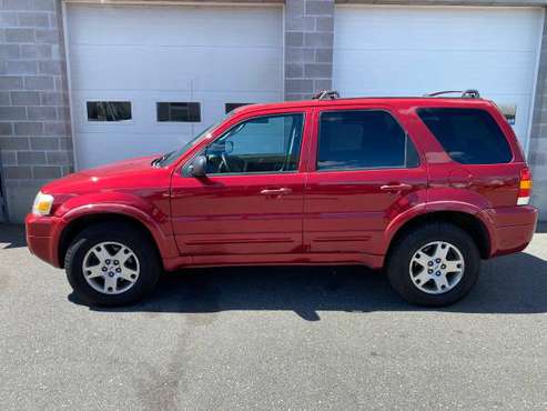 2005 Ford Escape - cars & trucks - by dealer - vehicle automotive sale for sale in Indian Orchard, CT