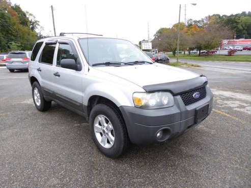 2005 Ford Escape XLT 4WD*RUNS GREAT*90DAYS WRNTY*CLEAN TITLE* - cars... for sale in Roanoke, VA