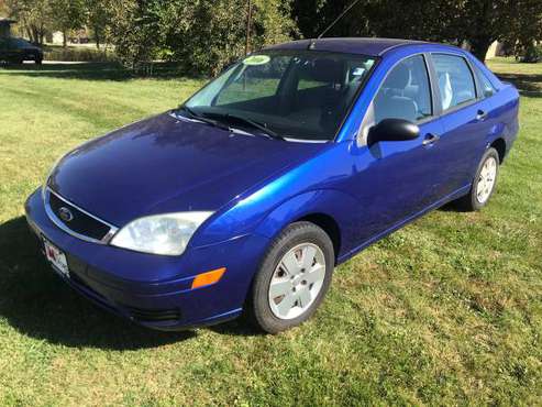 2006 FORD FOCUS ZX4 SE - cars & trucks - by owner - vehicle... for sale in Woodstock, IL