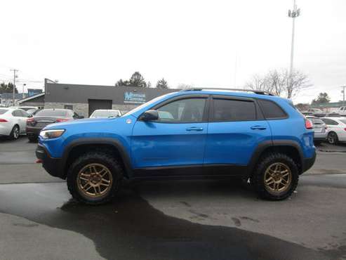 2019 JEEP CHEROKEE TRAILHAWK - CLEAN CAR FAX - BACK UP CAMERA - 4x4 for sale in Moosic, PA