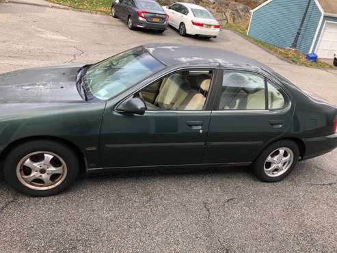2001 Nissan Altima GXE for sale in Brewster, NY