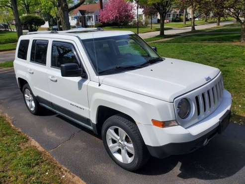 2011 Jeep Patriot Altitude X 4x4 98k miles 5 speed - cars & for sale in Rochester , NY