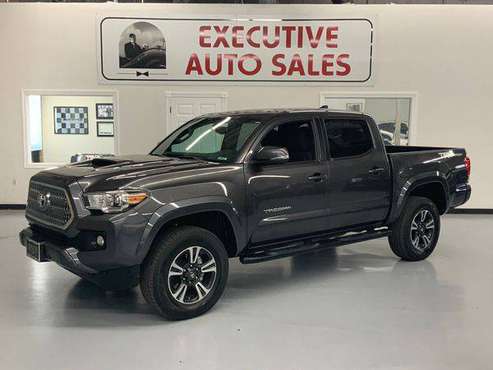 2017 Toyota Tacoma TRD Sport V6 Quick Easy Experience! for sale in Fresno, CA