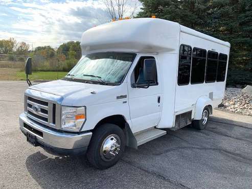 2010 Ford E-350 Church Shuttle Bus, 7 + 2 Wheelchairs, NO CDL, Low Mi for sale in South Lyon, MI