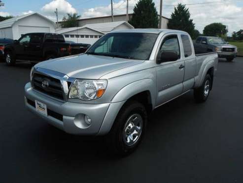 2010 Toyota Tacoma SR5 Prerunner - cars & trucks - by dealer -... for sale in Maryville, TN